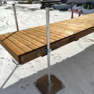 Napero pylväslaituri mökkirantaan säädettävillä alumiinipylväillä