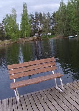 Laituripenkin jalat anodisoitua alumiinia valmiissa ulkopenkissä laiturille tai pihalle